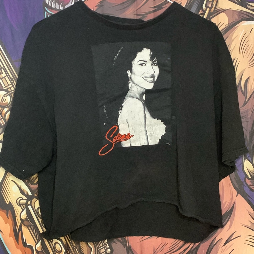 Selena crop top